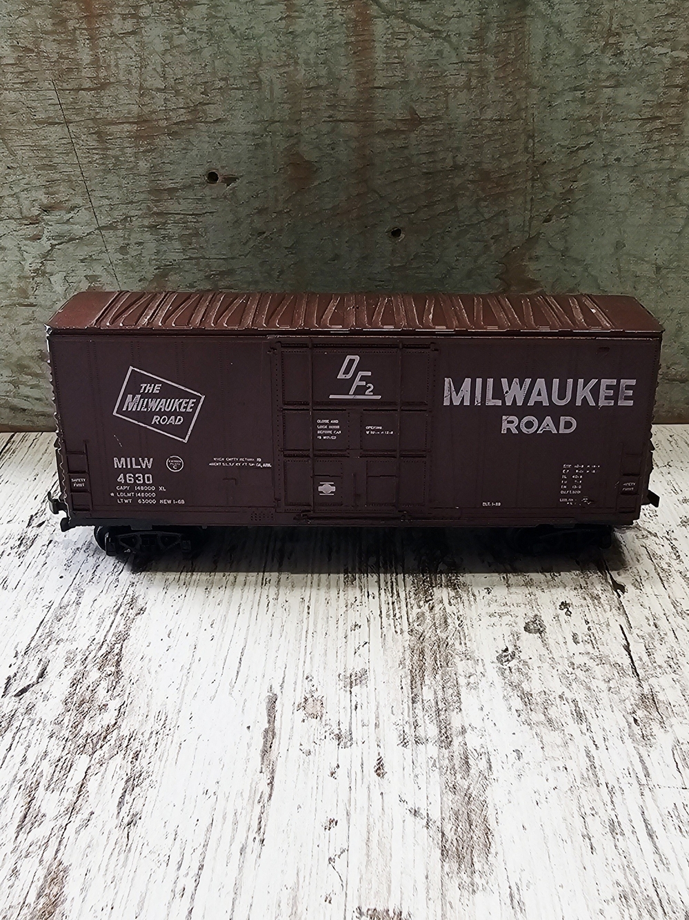 Athearn 1963 HO Scale Milwaukee Road 40 ft Hi-Cube Boxcar #4633